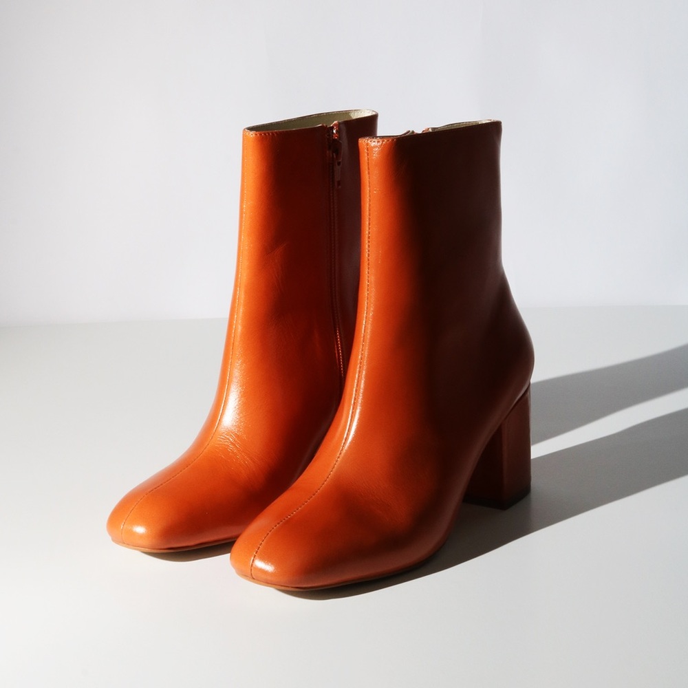 NIB Intentionally Blank Janetta Boots in Whiskey